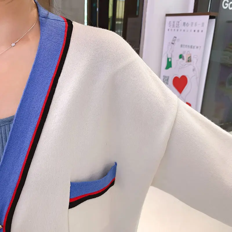 

Female Cardigan Sweater Vintage Chic Autumn High Quality Deep V-neck Long Sweater For Women Loose Retro Contrast Color Knitted