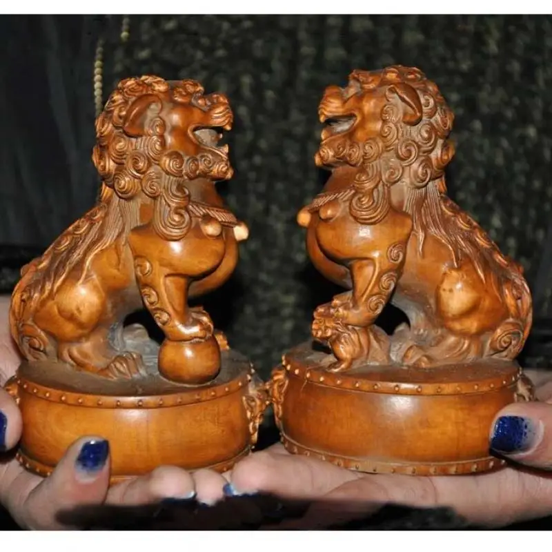 

Old china Boxwood wood master hand carved foo dog lion rich animal statue pair