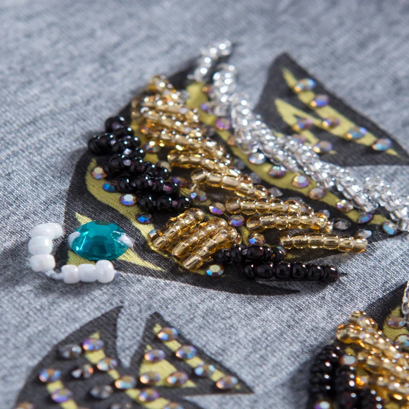 

V Neck Handemade Fish Diamond Slim Summer Comfortable T Shirts Ladies Beading Soft Cotton Woman Female Tees Short Sleeve Tops