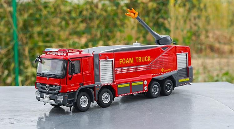 Авторизованный оригинальный подлинный 1:50 Jieda Foam ACTROS городской пожарный