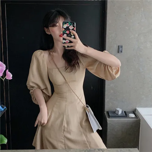 

2020 Spring And Summer New Square Collar Retro Lantern Sleeves Solid Color Slim Dress Was Simple And Elegant Party Dress