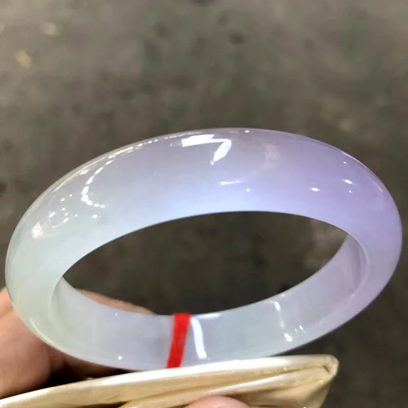 Подарочный сертификат натуральный нефрит Мьянмы класса А резная резьба 5 мм 62