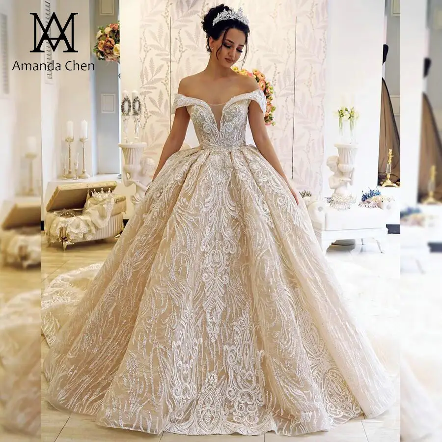 Свадебное платье с открытыми плечами и аппликацией цвета шампанского|Свадебные