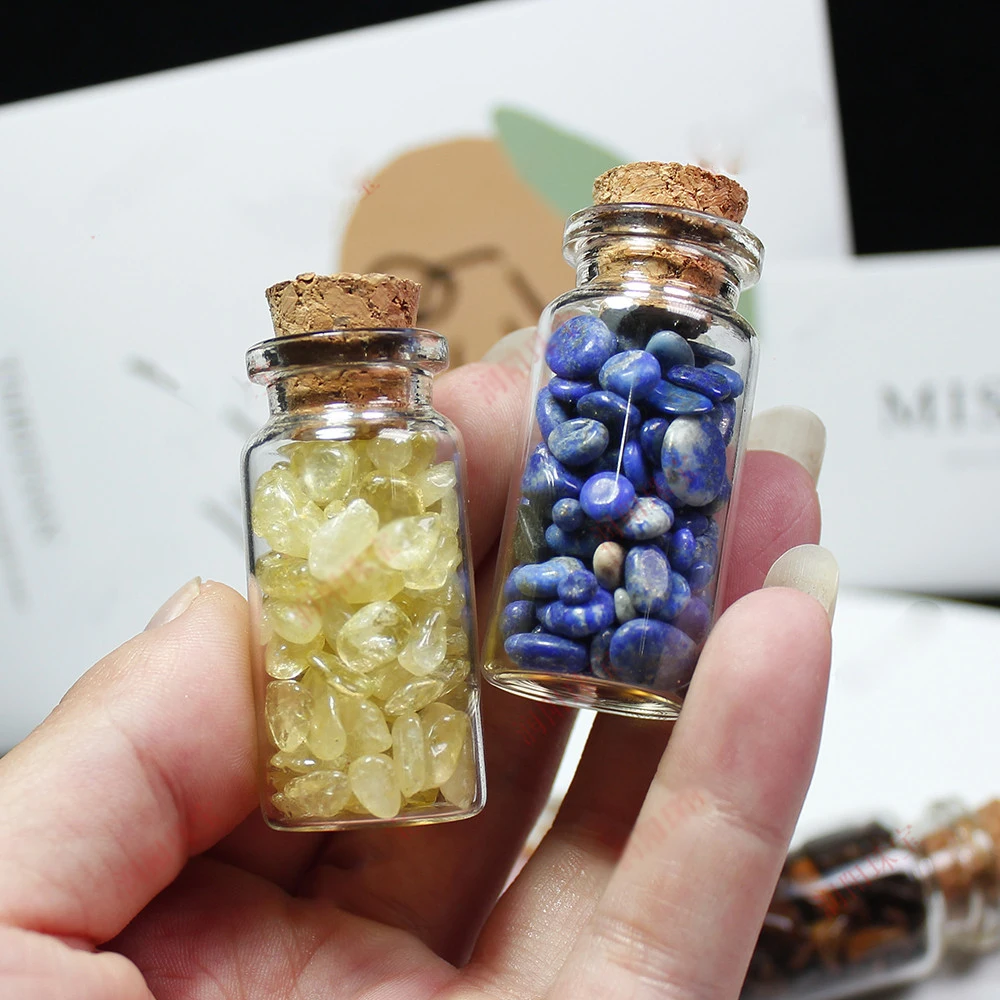 Деревянный фиксатор стеклянные бутылки заполненные нерегулярные натуральные