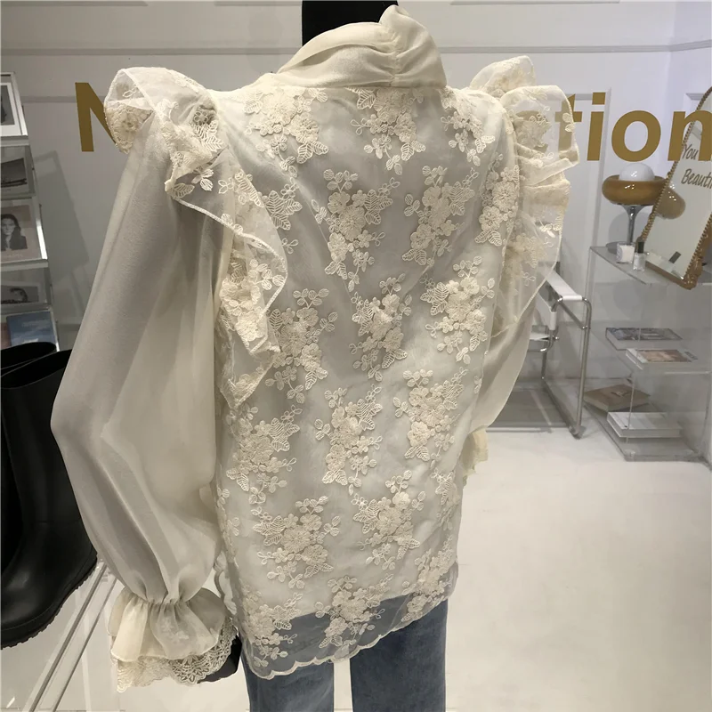 

Sweet tie bow flared sleeve lace shirt Women's spring of 2021 New Temperament Versatile shirt trend