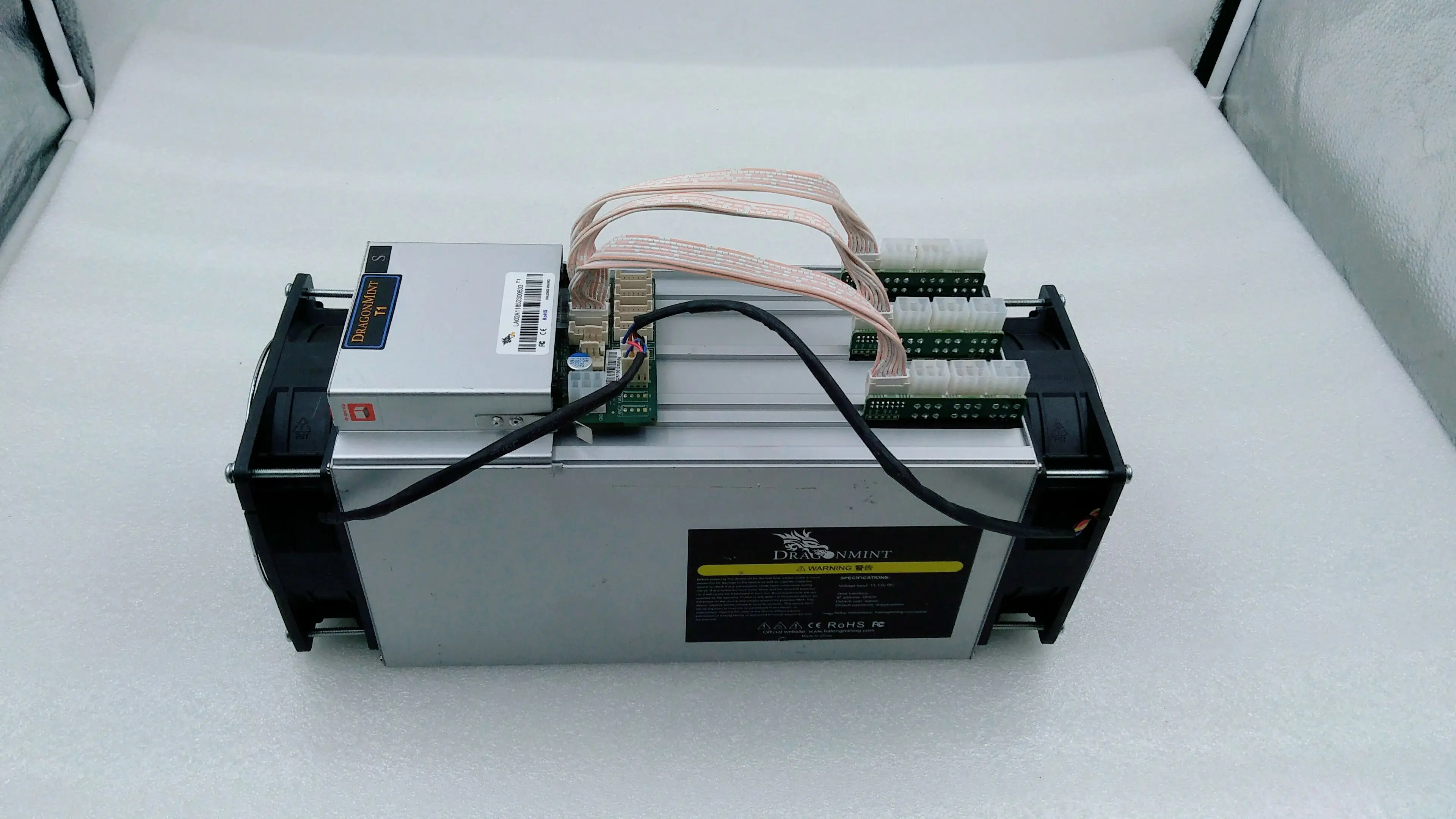 Старый 80-90% б/у BTC BCH miner INNOSILICON Dragonmint T1 15TH/s низкое энергопотребление, чем Antminer S9i, эффективный чип