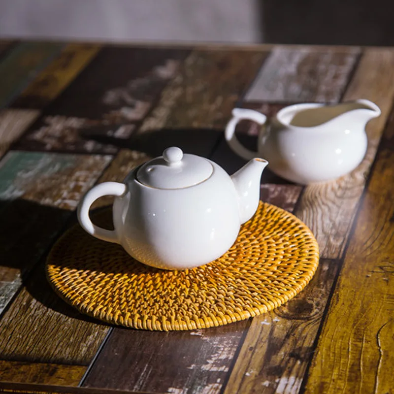 Круглые подставки из натурального ротанга для чашек изолирующие столовые