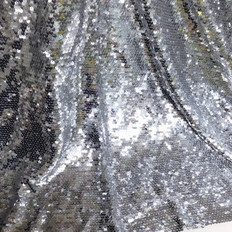 

Блестящая Серебристая ткань с блестками 5 мм, 1 ярд = 1 лот, непрерывная ткань без разрезов, 2020 Новинка