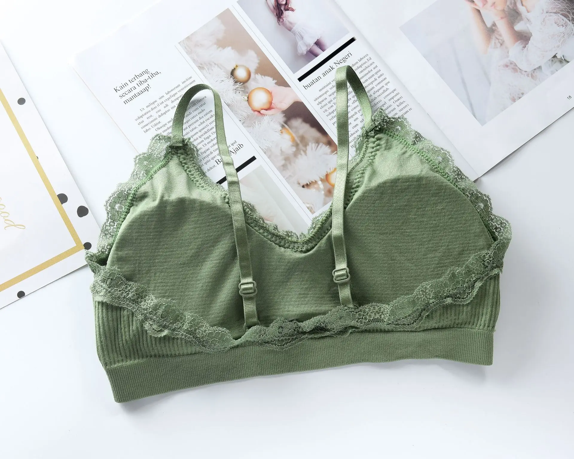 Женский кружевной беспроводной бесшовный бюстгальтер на подкладках сексуальный