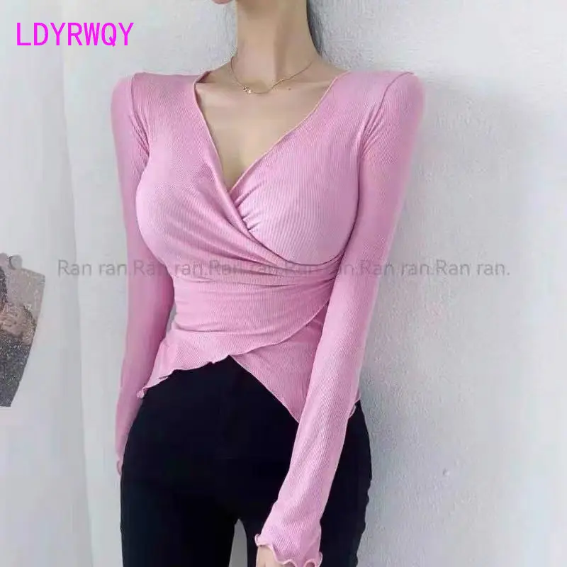 

Show chest and waist tight-fitting stretch T-shirt V-neck split short knit bottoming shirt cover meat top women