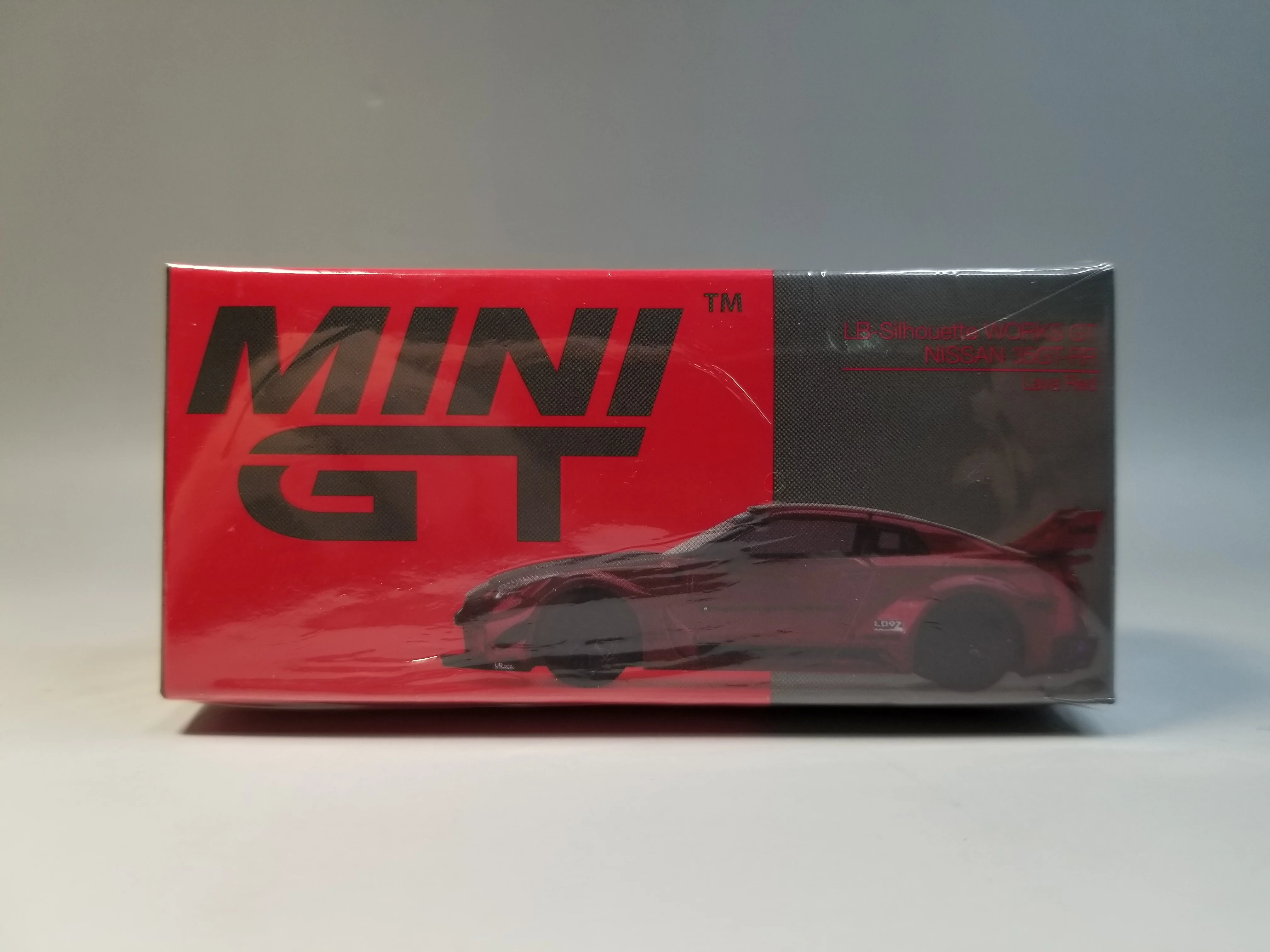 

MINI GT 1/64 Nissan GT-R R35 LB-Silhouette Works GT 35GT-RR MGT00191 Die Cast Model Car Collection Limited