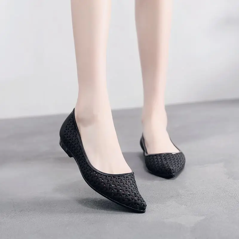 

2021 New Summer Casual Fashion Shallow Hollow Women Beach Sandal Cover Heel Flat Heels Pointed Toe Cut Out Mesh Lady Jelly Shoes