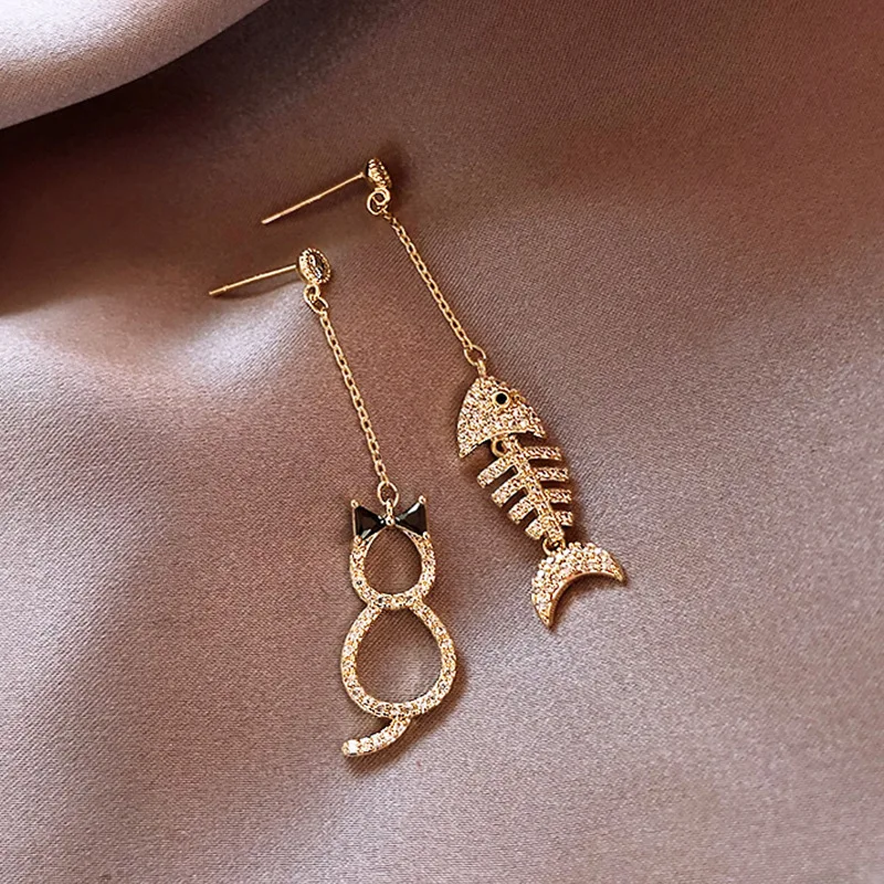 

Cute Girl Full Diamond Earrings Korean Temperament Long Asymmetric Earrings Female New S925 Silver Needle Cat Fish Bone