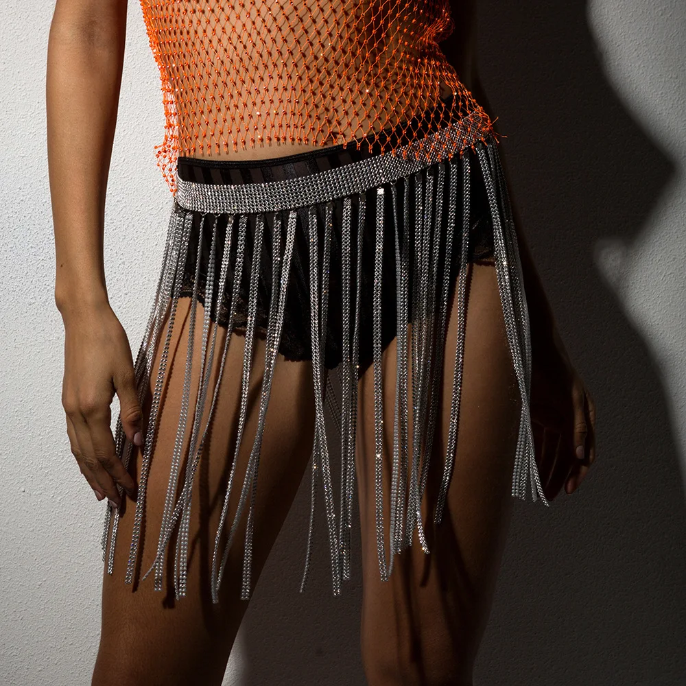 Женская мини-юбка с бахромой и металлической цепочкой Повседневная
