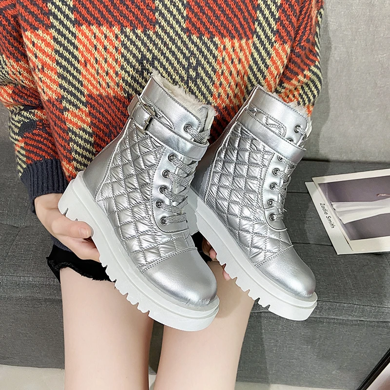 

Ботинки мартинсы женские на платформе, плюшевая теплая обувь, клетчатая однотонная модная обувь с пряжкой, Размеры 35-43, Осень-зима