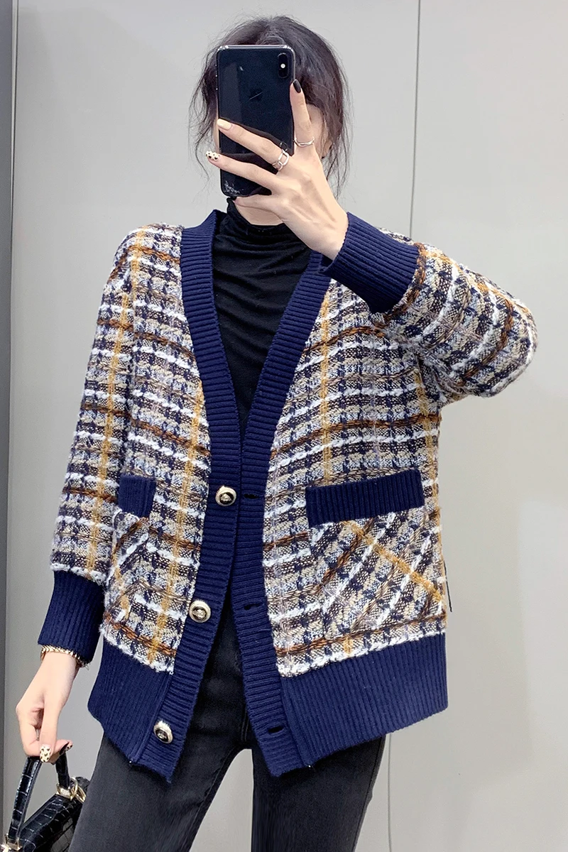

2021 spring and autumn new tweed short jacket female Korean version loose fashion western style small fragrance cardigan top
