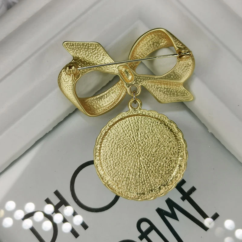 Мода в винтажном стиле С принтом маленьких золотых бантов брошь с искусственным