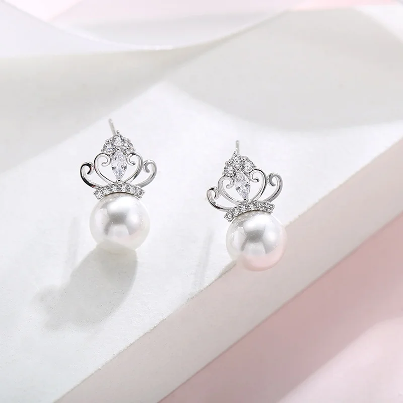

ONYSS Gold Plated Earring Crown Shape CZ Zircon Crystal Imitaion Pearl Earrings for Women 2021