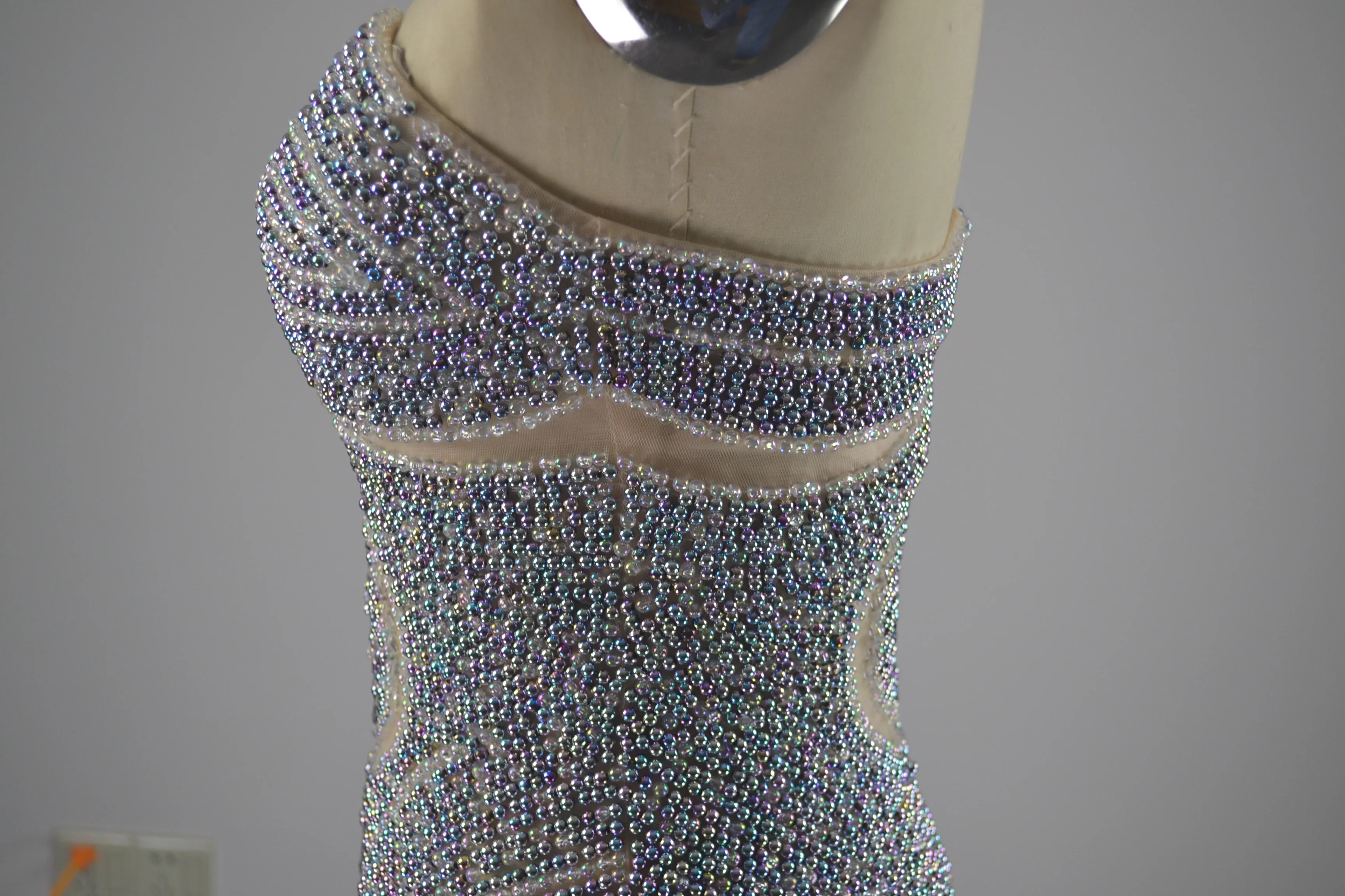 Роскошное платье до пола из тюля с открытой спиной и стразами | Свадьбы торжества