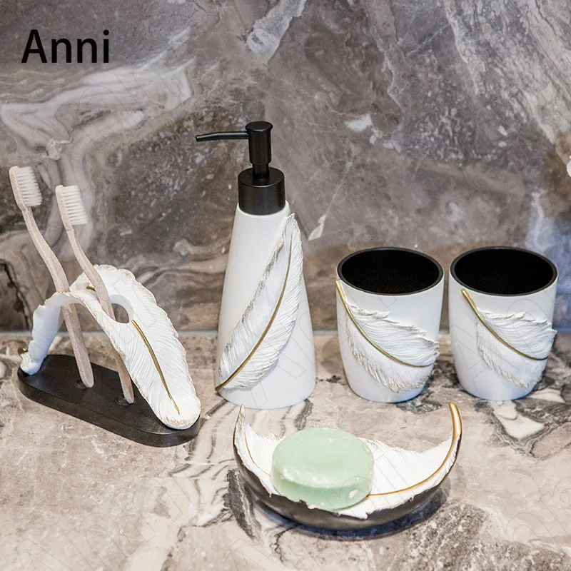

Набор для ванной комнаты с рельефными перьями, современный домашний набор из 5 предметов из каучука в скандинавском стиле, аксессуары для ванной комнаты
