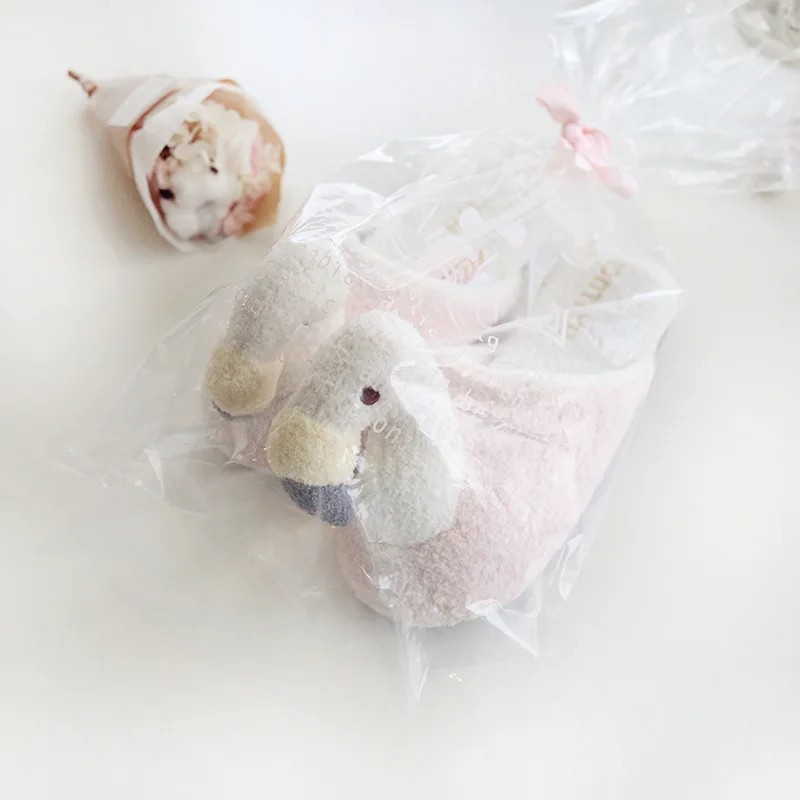 Тапки женские зимние с мультяшным принтом мягкие Нескользящие тапочки фламинго