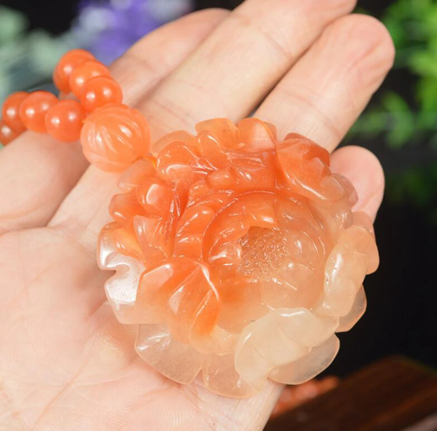 Натуральный золотой шелк нефрит ручная резьба пион тема женщина подарок кулон