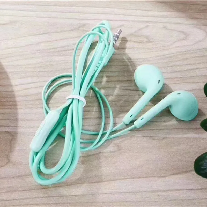 

Sport Earphone Wired Super Bass Universal 3.5mm Earphone Earbud with Built-in Microphone Hands Free In-ear Earphone Game Headset