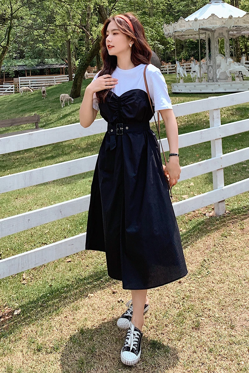 

2021 European casual fashion simple temperament fake two black and white stitching dresses