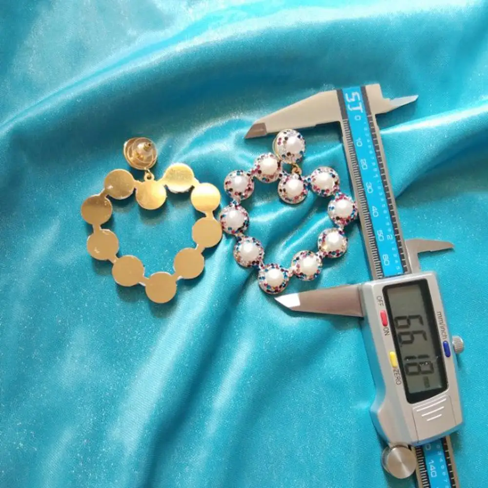 Серьги подвески с золотыми стразами и жемчугом в виде сердца модные украшения