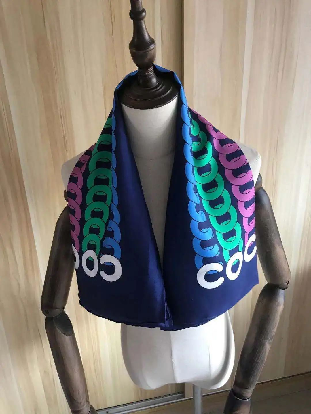 Шарф женский классический из 2020 шелка 90x90 см |