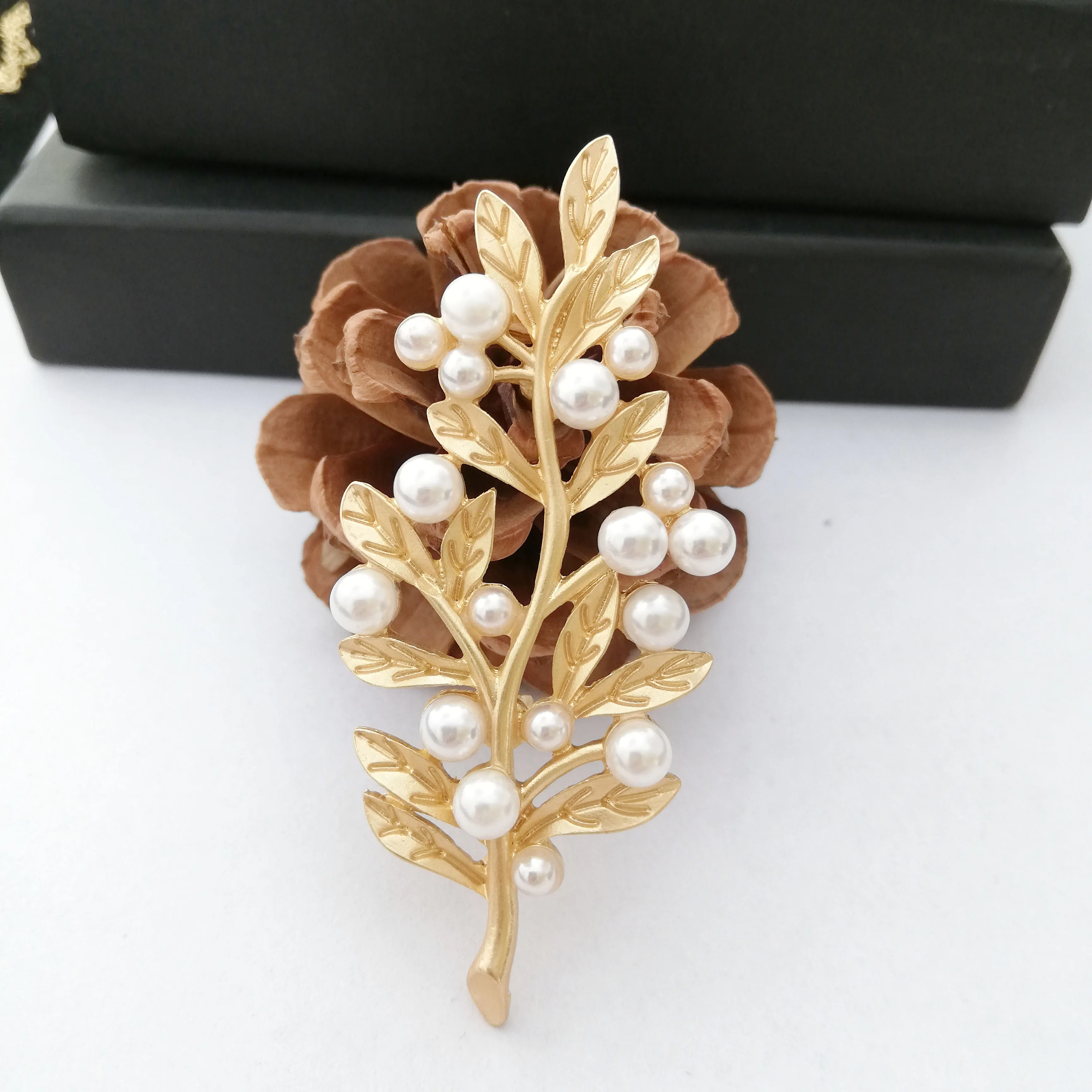 Новинка 2018 Женская эмалированная брошь в европейском и американском стиле -