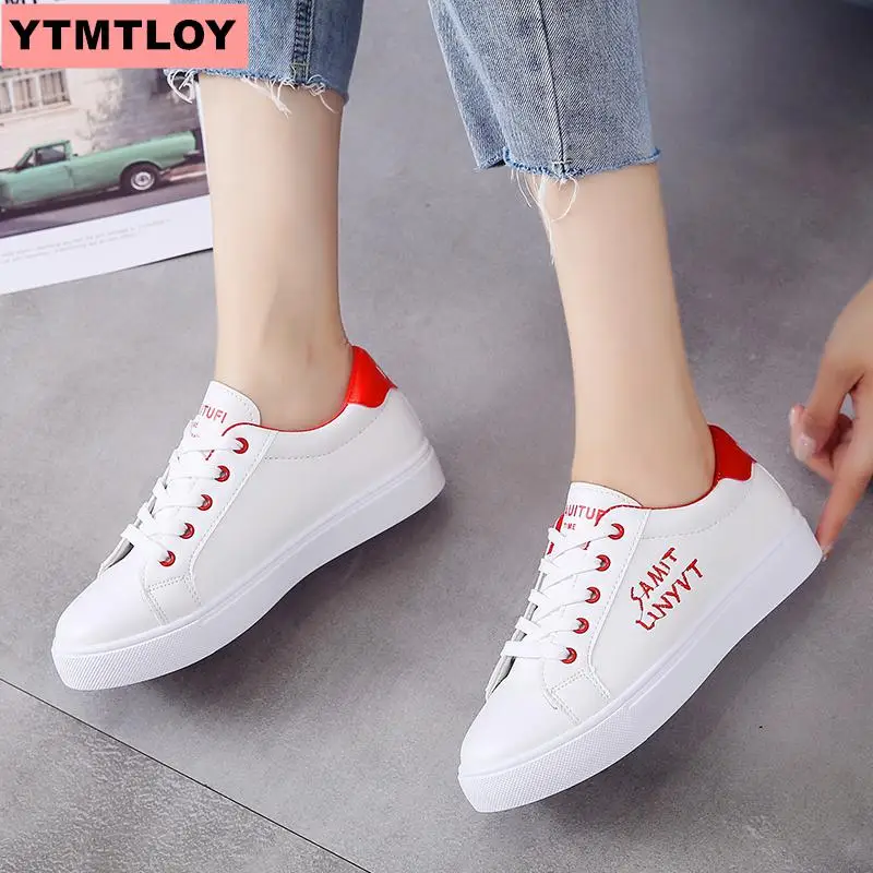 Женские кроссовки из искусственной кожи на платформе Белые Повседневные туфли с