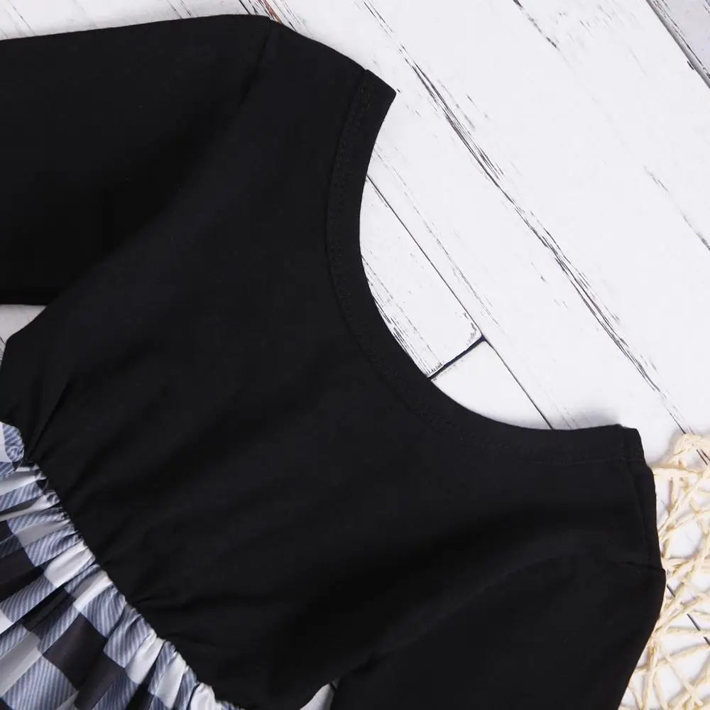 Клетчатое платье с u образным вырезом на спине манжетами и эластичной резинкой