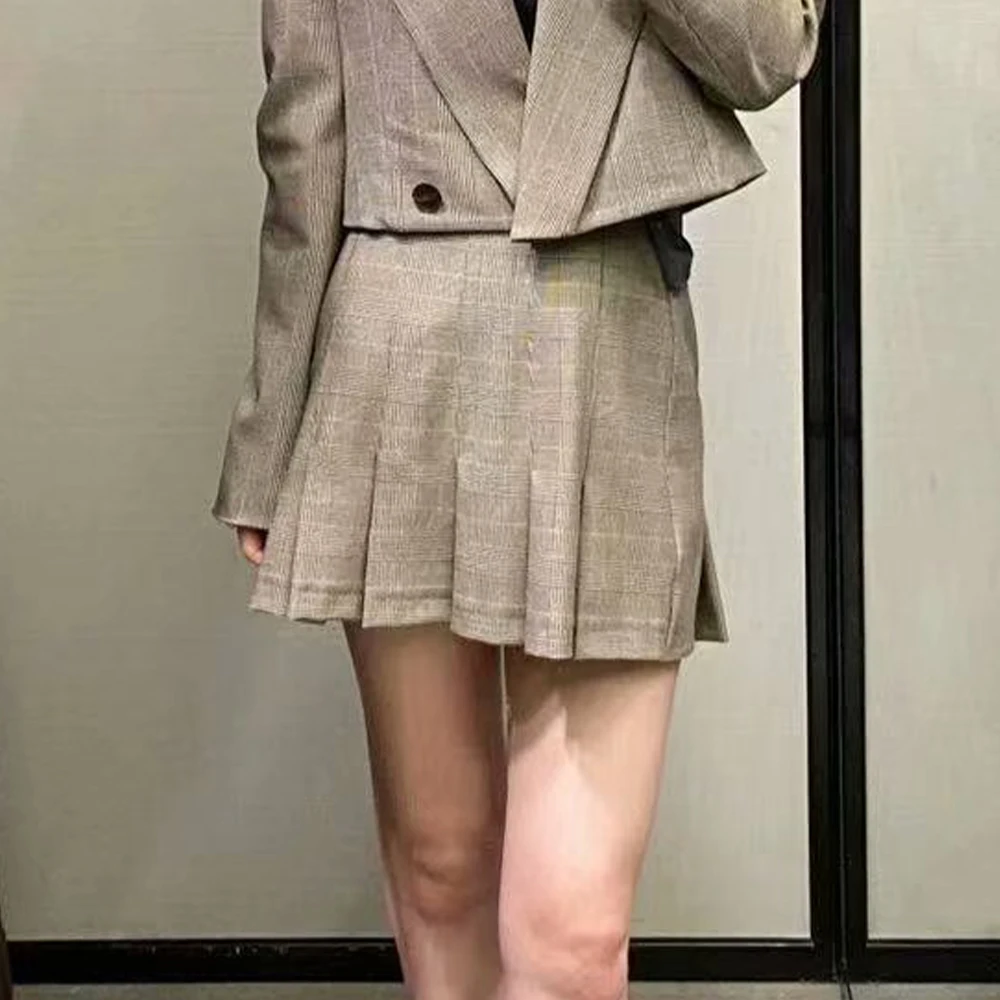 

2021 spring and autumn new casual and versatile fashion slim high waist A-line wide Pleated Mini Skirt