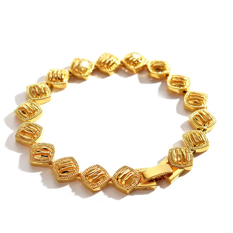 

Charm Square Hollow Bracelet 18K Gold European Geometric Trend Bracelet on Hand for Women