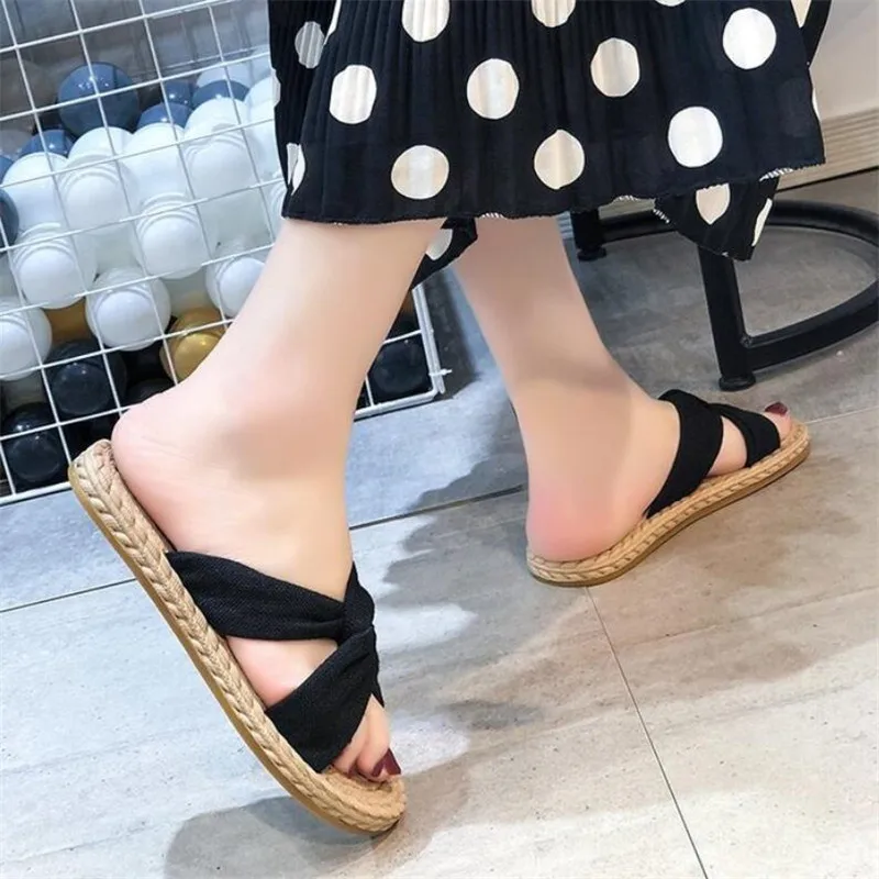 

Women Slippers 2021 Summer Ladies Open Toe Weave Soft Sole Women Slides Outside Beach Non-slip Comfortable Flats Women's Shoes
