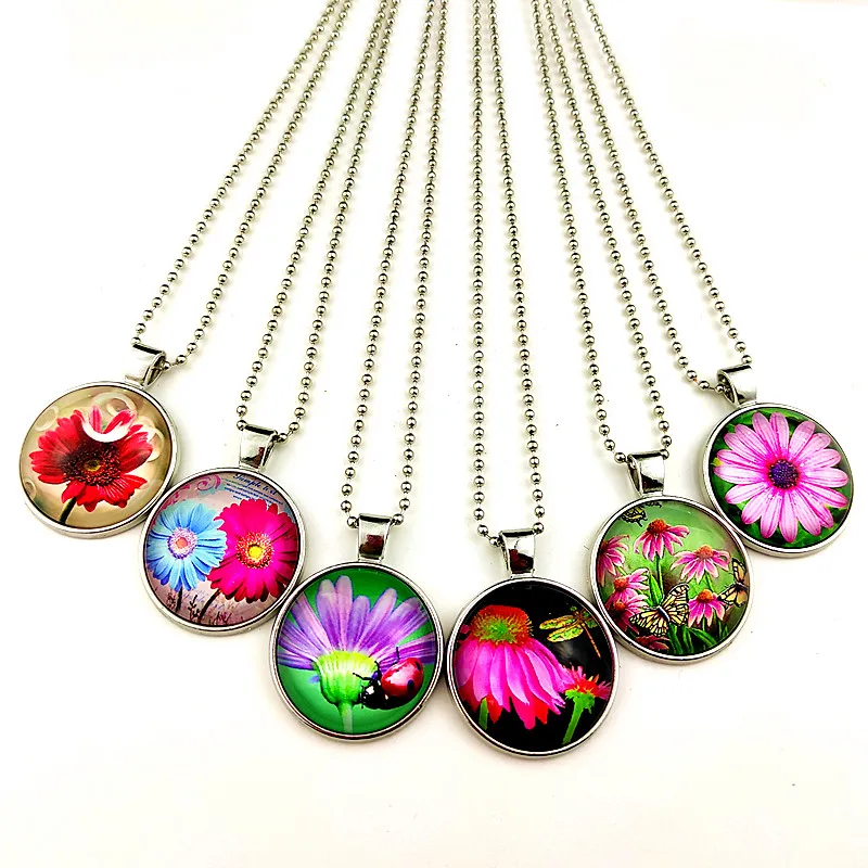 

Jaingzimei 24pcs chrysanthemum,daisy flowers glass Cabochon with Wood Base Necklace for women girl Birthday party gift