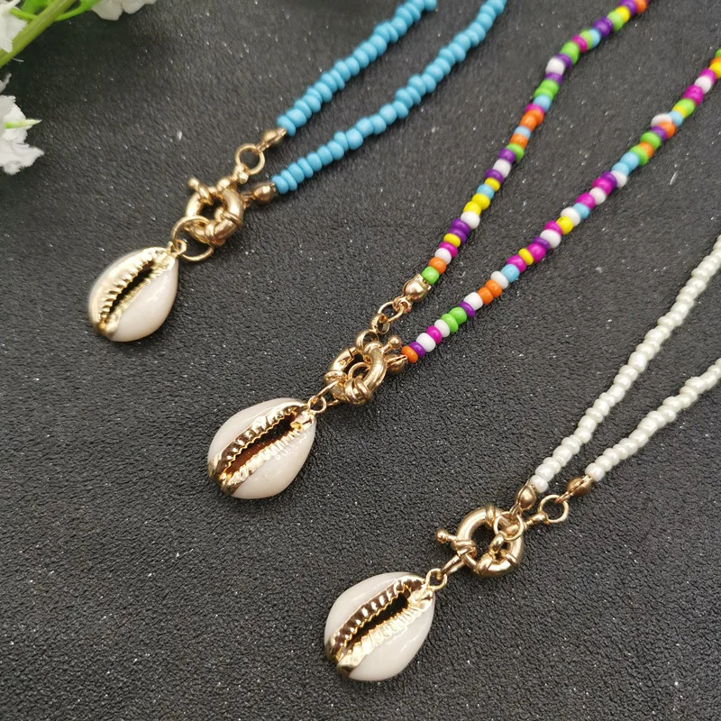 Fashion Colorful Bead Cowrie Shell Choker Necklace for Women Long Chain Pendant Necklace Gold Color Statement Collier Jewelry