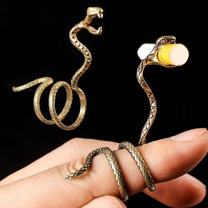 

Snake Serpentine Cigarette Holder Ring Clip Adjustable Open Anti-scald Hand Fit All Fingers&8mm Cigarettes Smoking Accessories