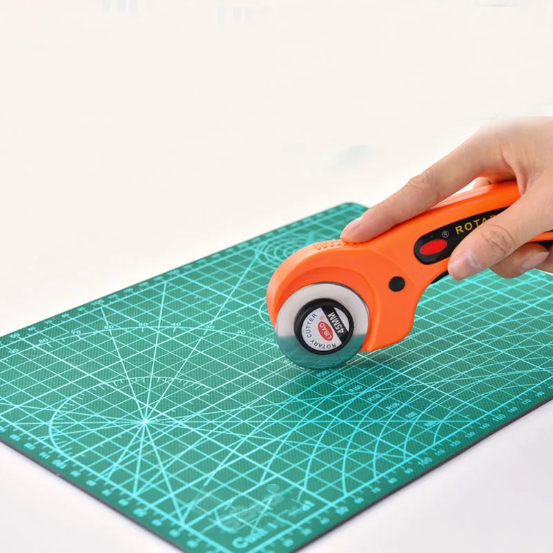 

Rotary Cutter DIY Arts Crafts Cutting Cloth Tool Patchwork Roller Wheel Round Knife Sewing Accessories Leather Paper Fabric