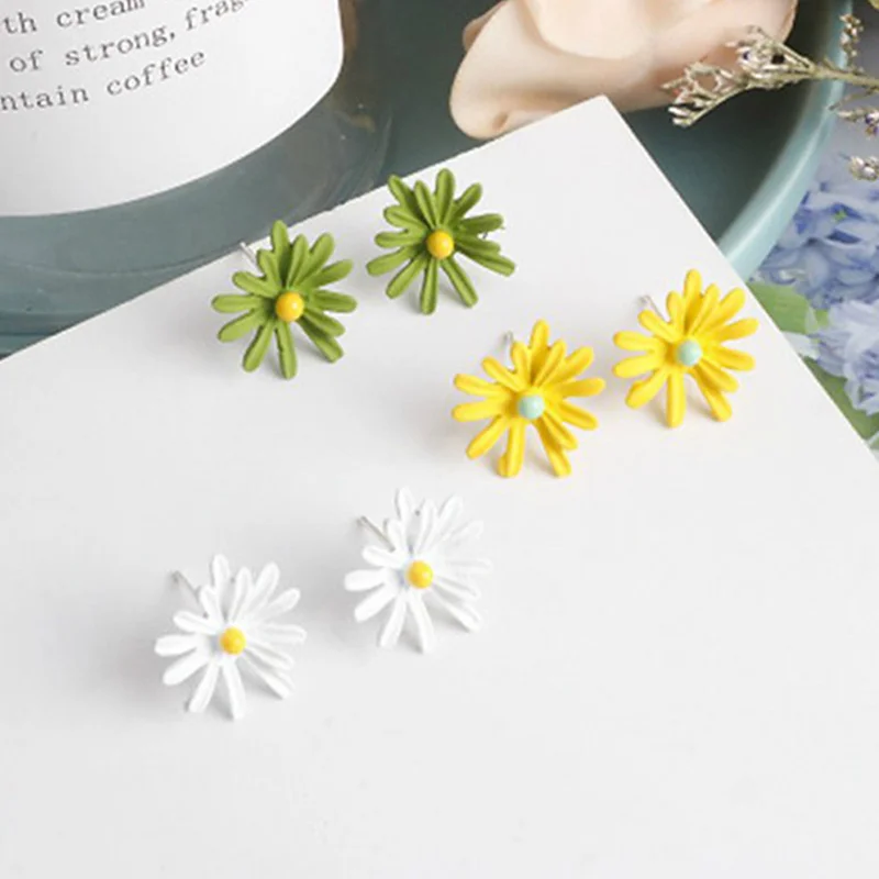 

Classic Flower Stud Earrings Simple White Daisy Earrings Fashion Jewelry Women Accessories Girls Gifts Brincos New Arrival