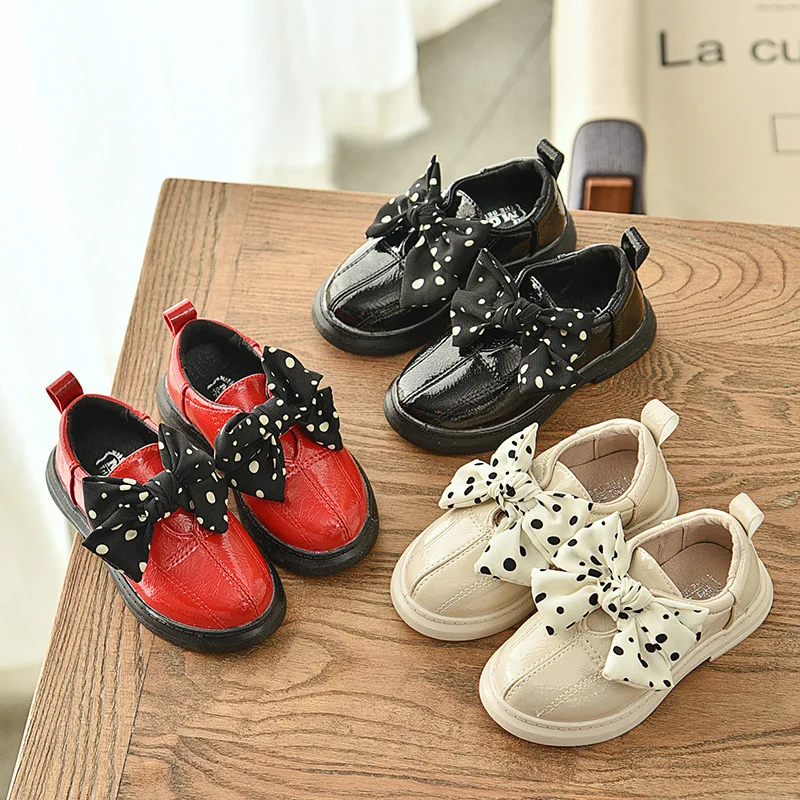 

Girls shoes 2019 new spring and autumn princess breathable soft sole leather bow black and white dot anti-skid shoes Size 21-30