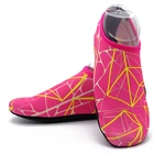 Летняя водонепроницаемая обувь Для мужчин шлепанцы для Плавания Aqua пляжная обувь большого размера плюс тапки для Для мужчин в полоску