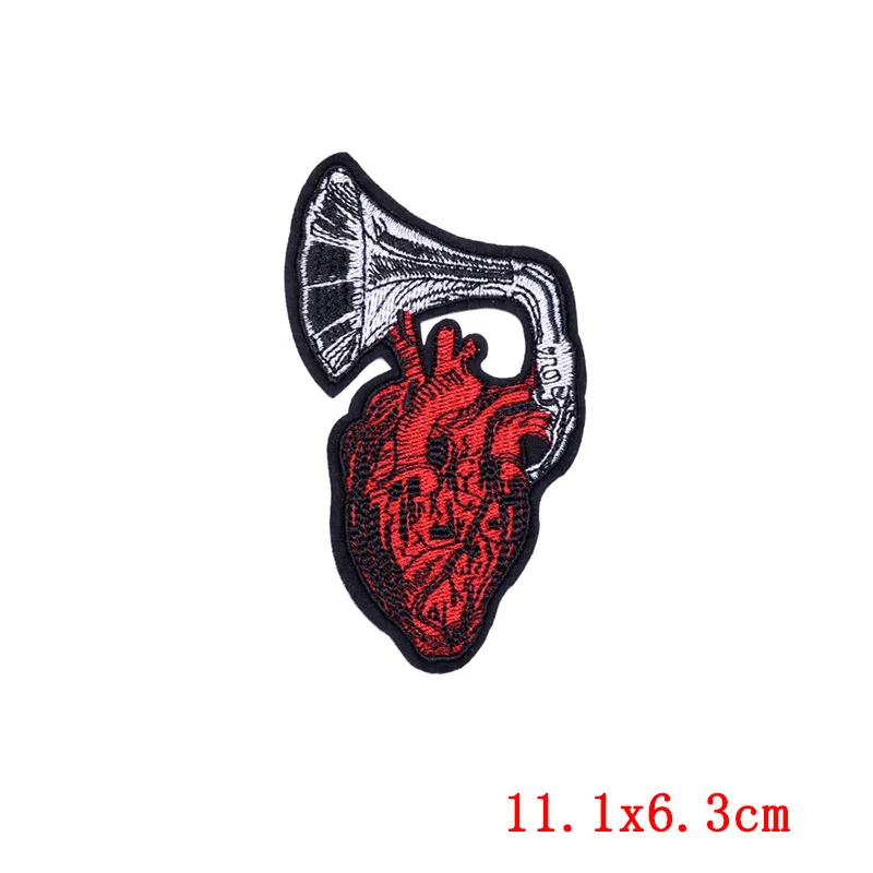 Нашивка в стиле панк дешевая вышивка хиппи наклейки виде крутого сердца