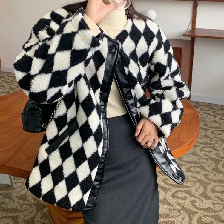 

Winter Fleece Pu Patchwork Rhombus Jacket For Women Vintage High Street Long Sleeve Loose Cooton Padded Coat Lady Wadded Jacket