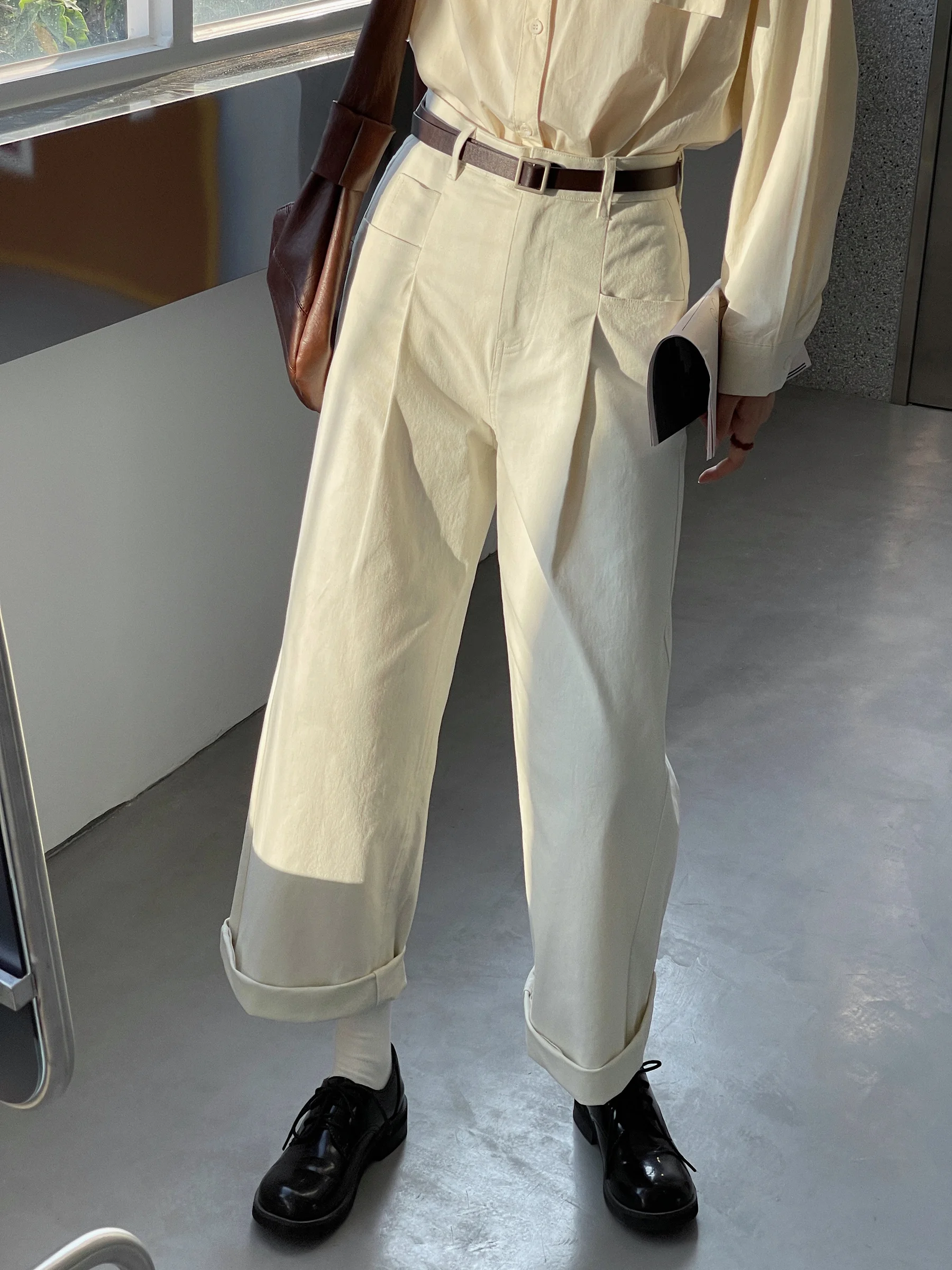 

Женские повседневные брюки универсальные кремовые абрикосовые новая одежда для ранней осени 2021 свободные прямые широкие штаны для ленивых