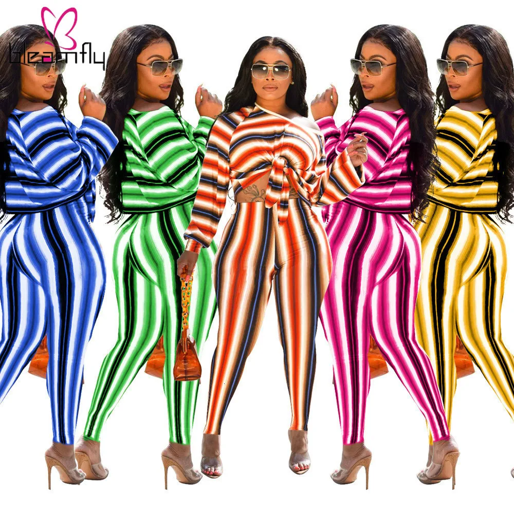 Осенний женский костюм в полоску с принтом открытыми плечами длинным рукавом