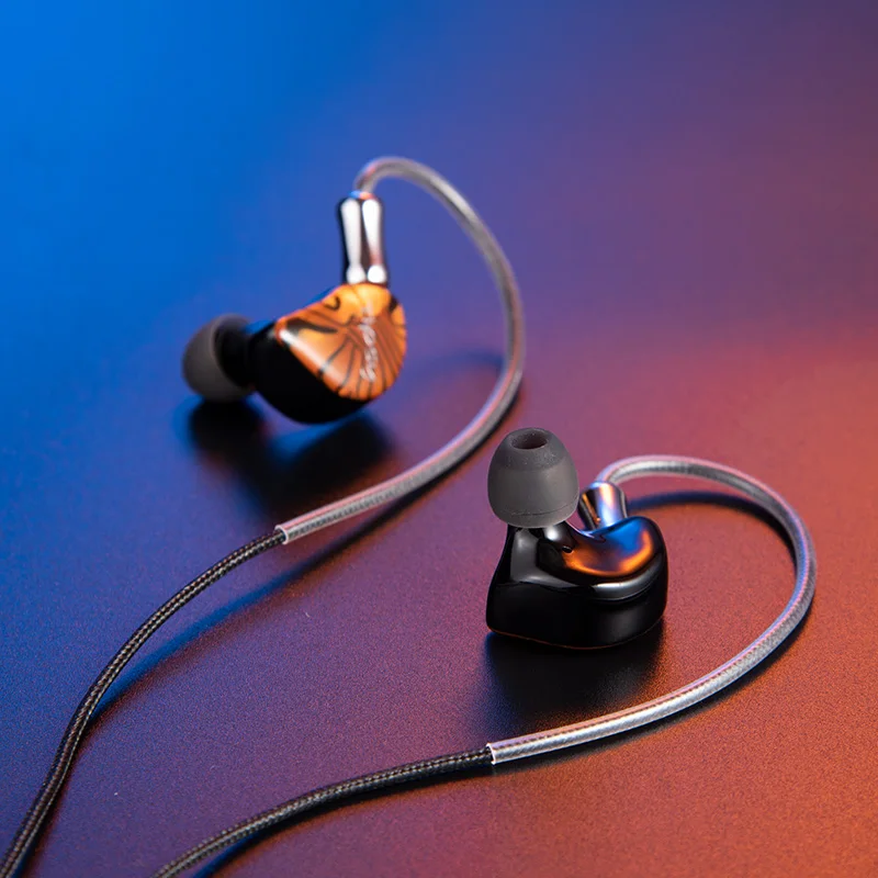 

Гибридные Hi-Fi наушники-вкладыши с монитором и съемным кабелем 0,78 мм