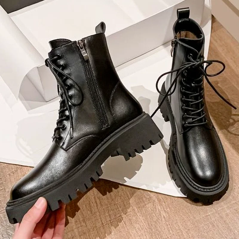 

Новинка 2021, модные женские зимние теплые мотоциклетные ботинки из искусственной кожи на толстой подошве, с хлопком, в британском стиле, черн...