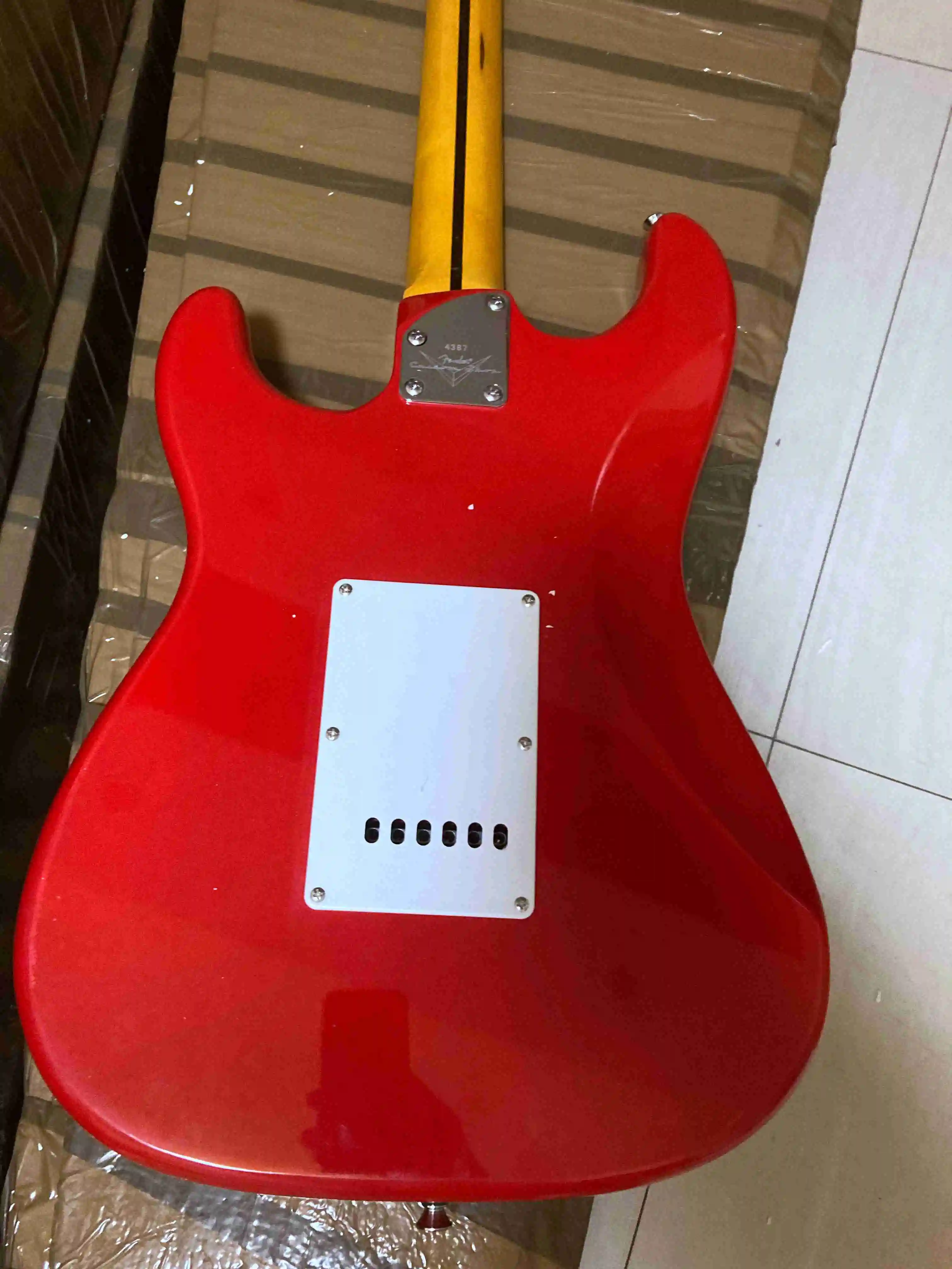 Stratocaste-r custom body 6 string Rosewood fingerboard red Electric Guitar в наличии | Спорт и развлечения